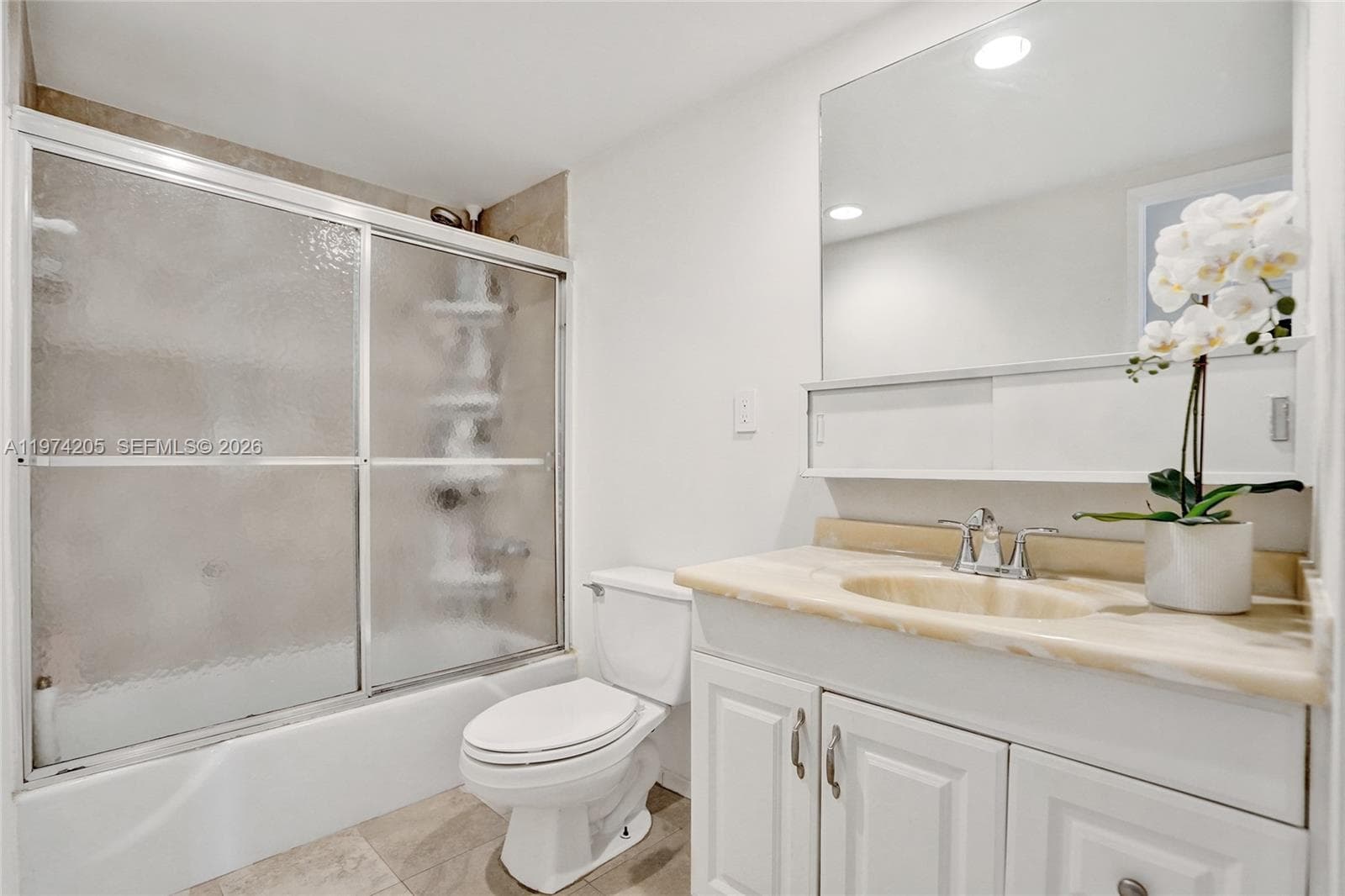 19380 Collins Ave 718 photo 16