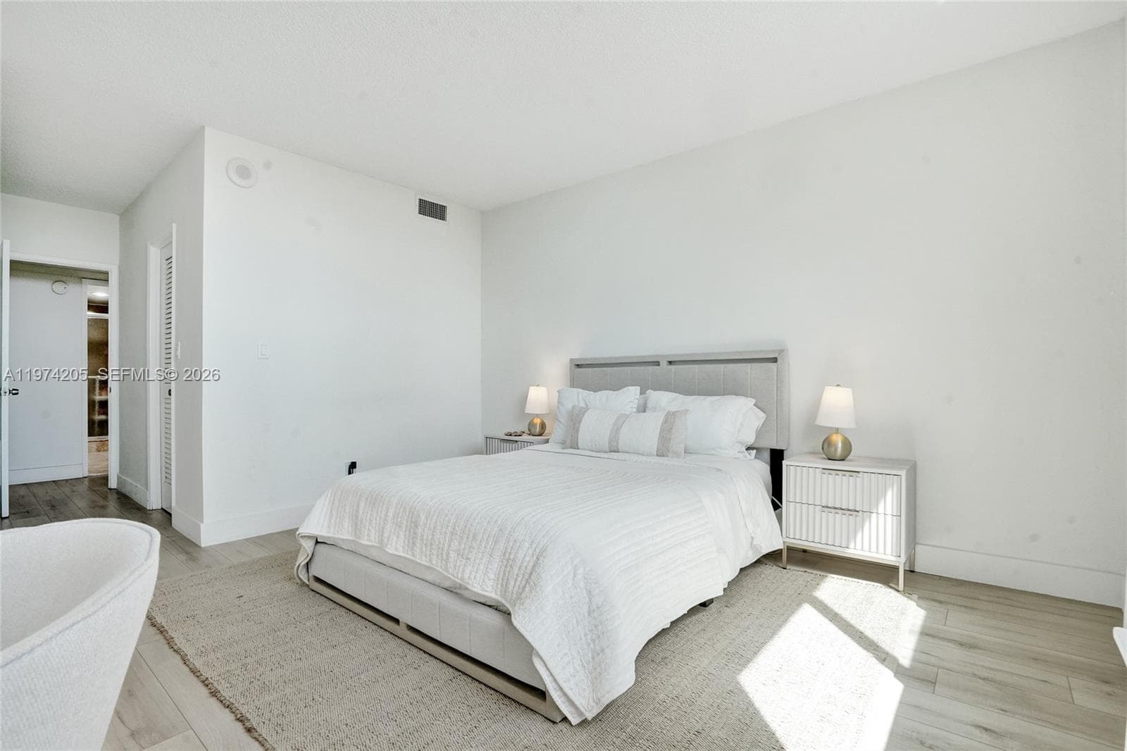 19380 Collins Ave 718 photo 22