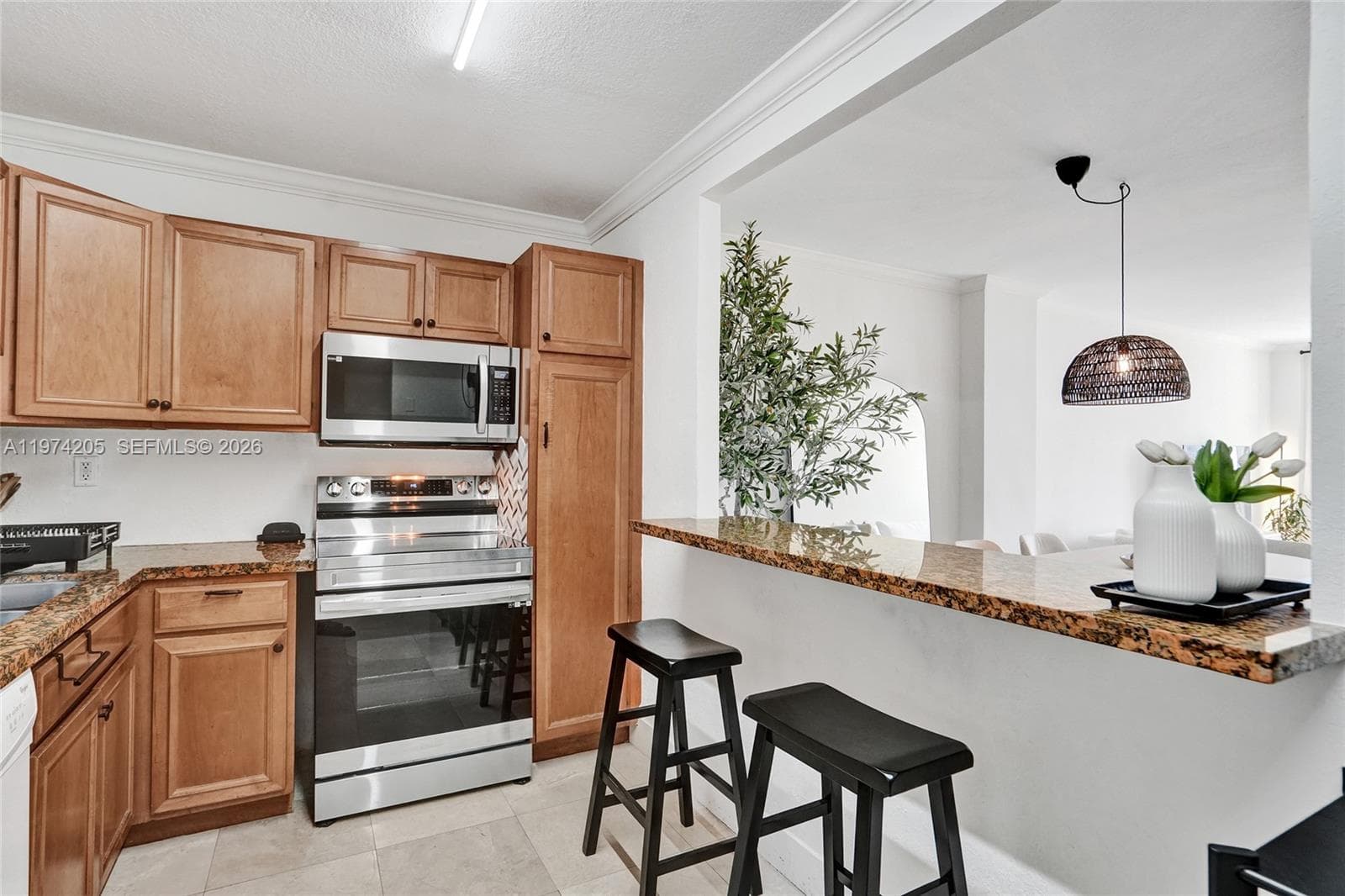 19380 Collins Ave 718 photo 10