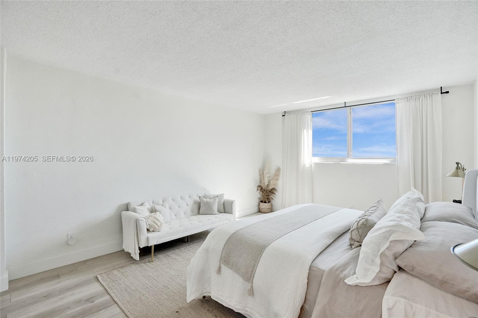 19380 Collins Ave 718 photo 14