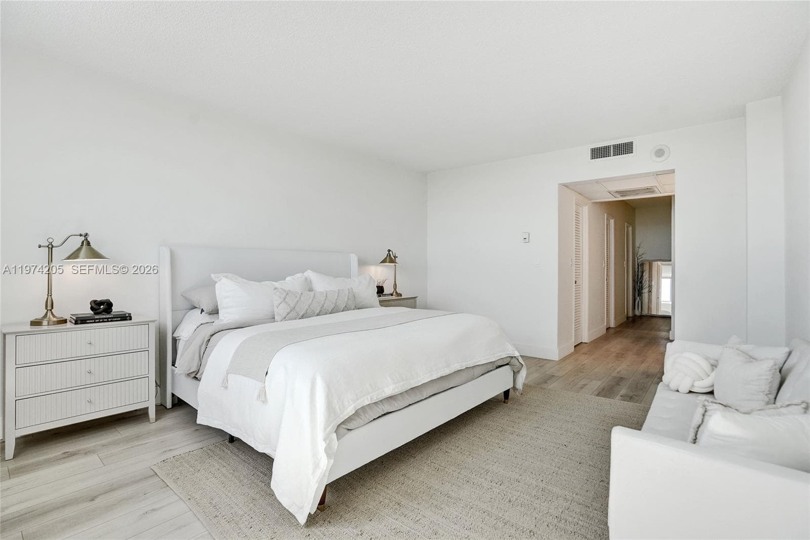 19380 Collins Ave 718 photo 15