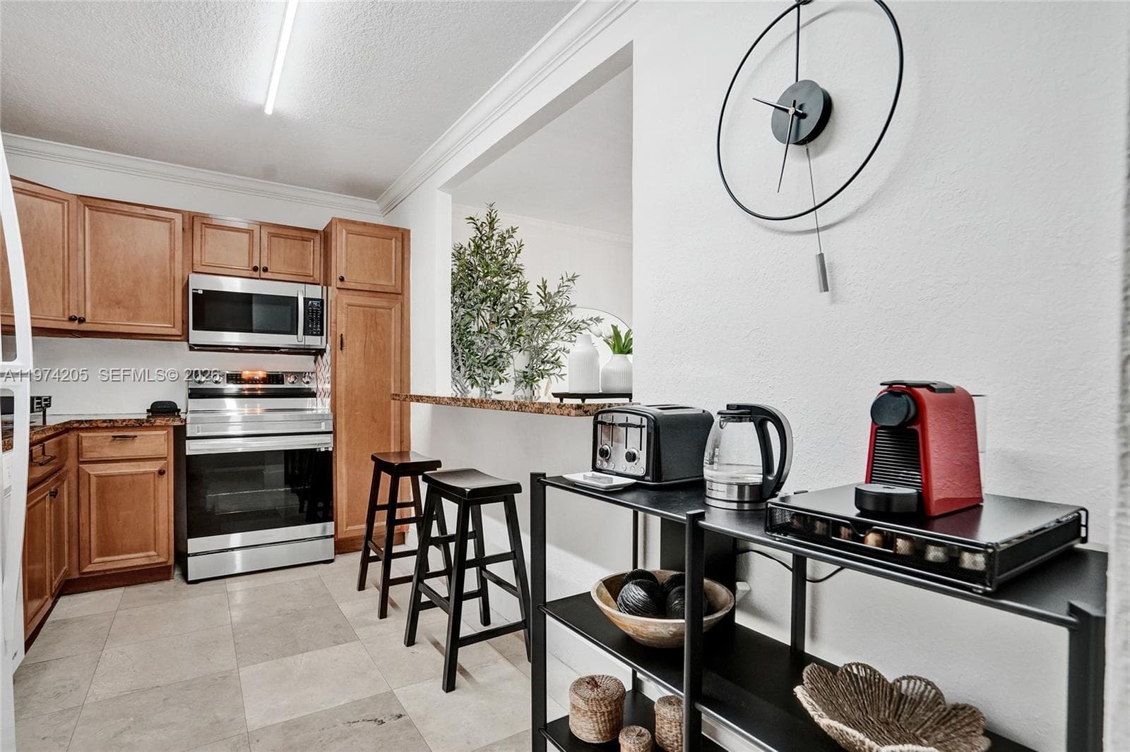 19380 Collins Ave 718 photo 11