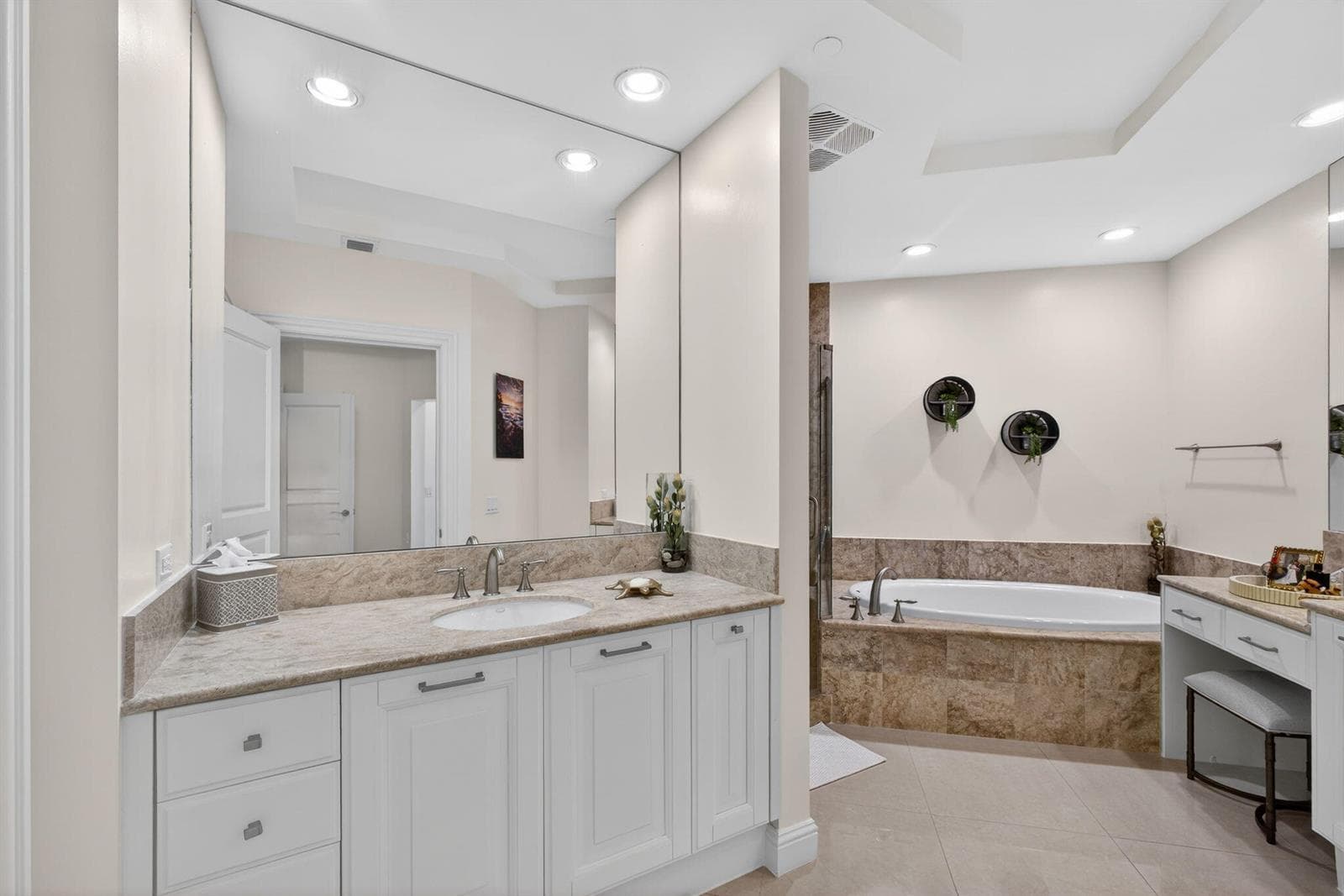 3800 N Ocean Drive 2050 photo 23