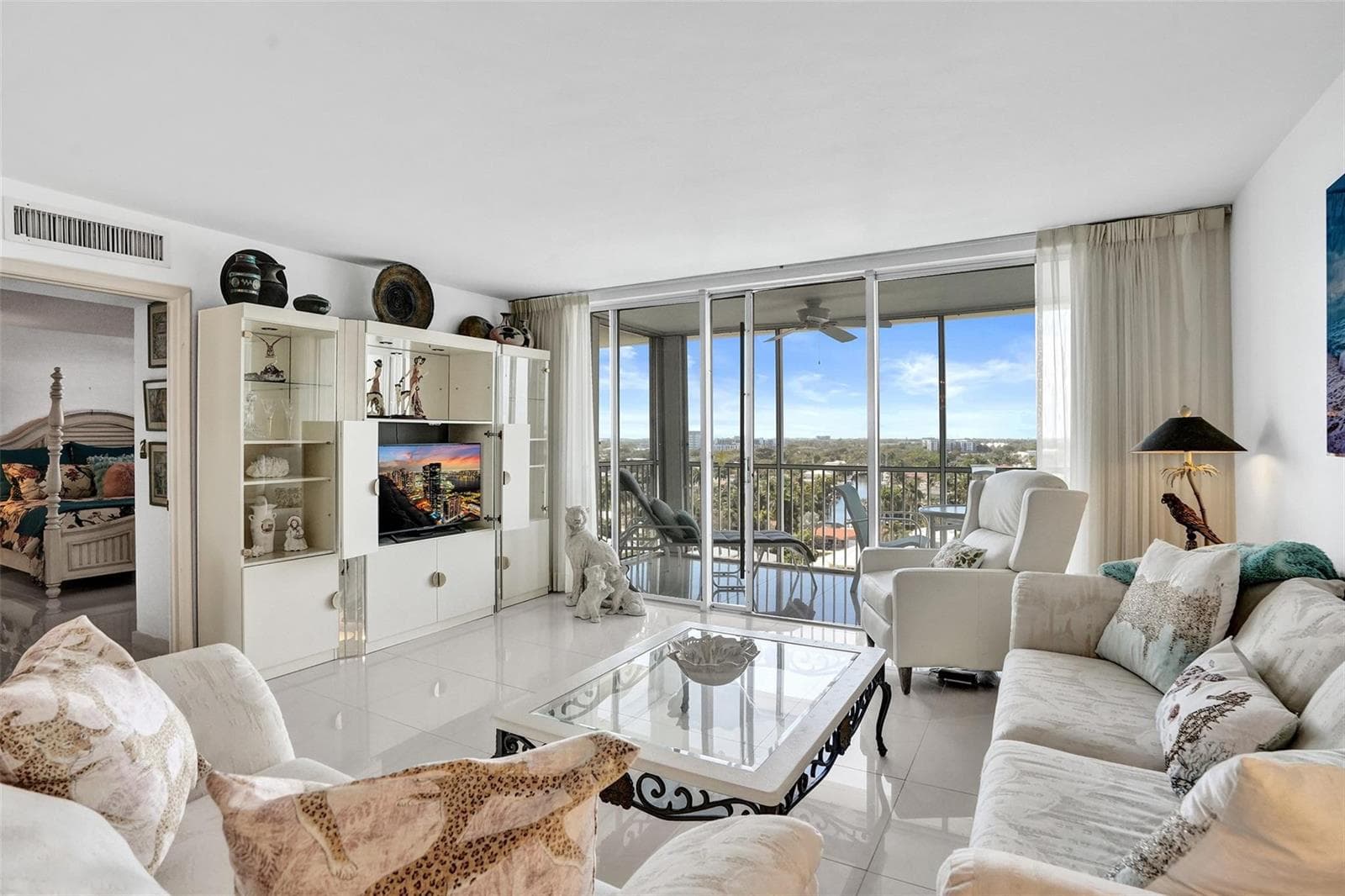 303 N Riverside Drive Ph3 photo 6