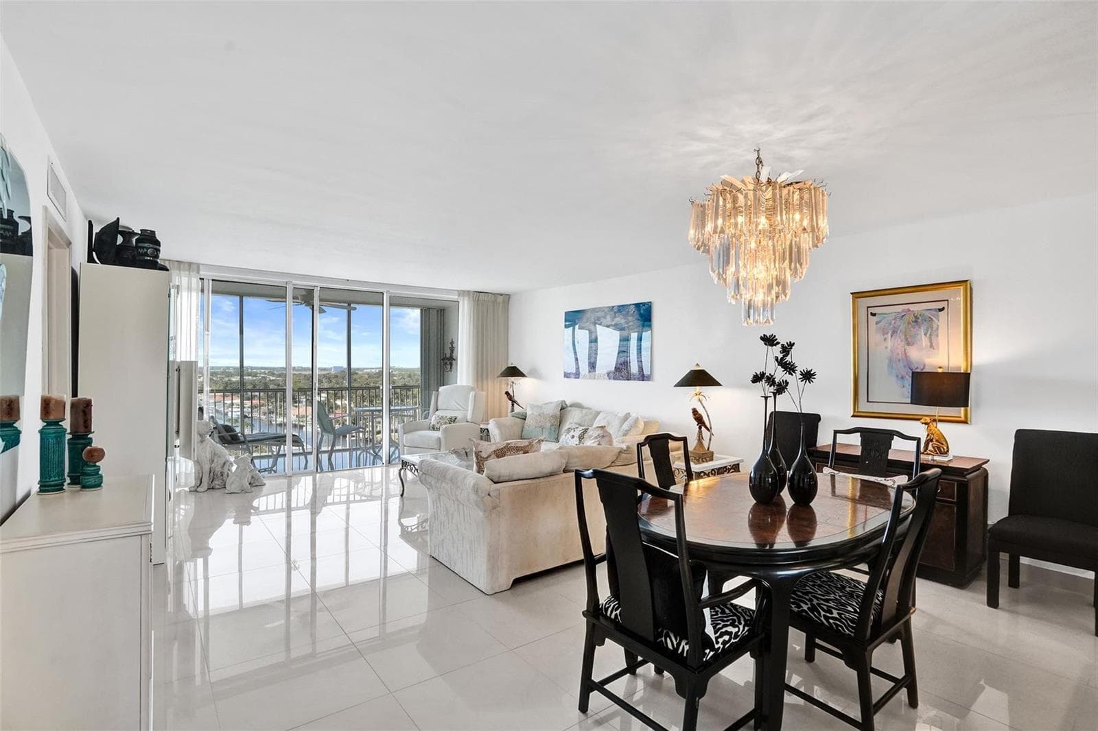 303 N Riverside Drive Ph3 photo 4