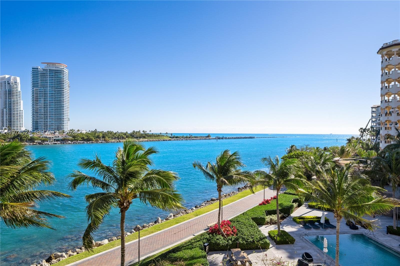 7043 Fisher Island Dr 7043 photo 5