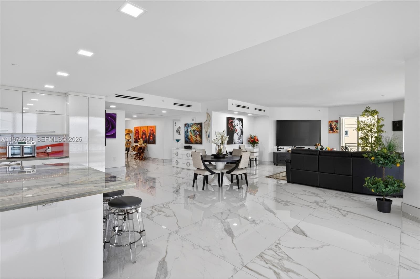 3415 N Ocean Dr 401 photo 17
