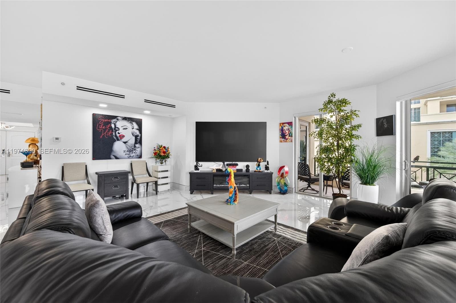 3415 N Ocean Dr 401 photo 3
