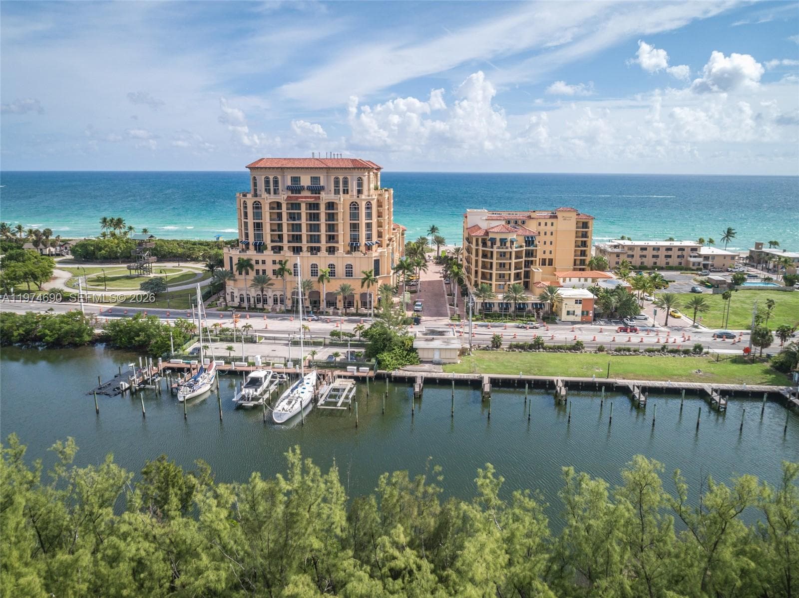 3415 N Ocean Dr 401 photo 1
