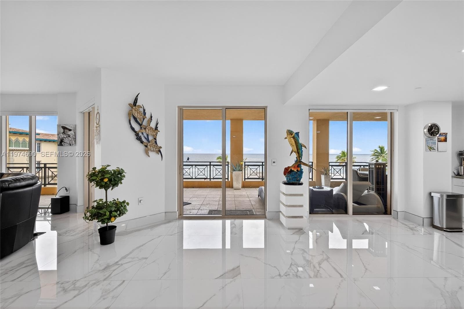 3415 N Ocean Dr 401 photo 18