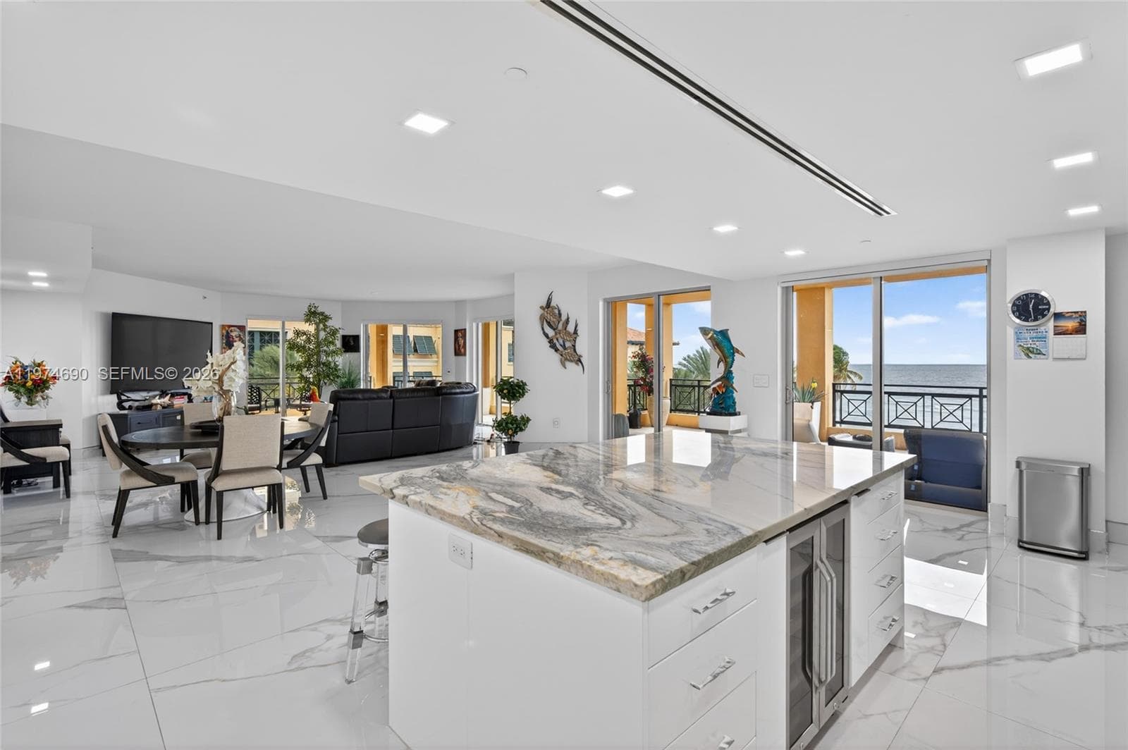 3415 N Ocean Dr 401 photo 15
