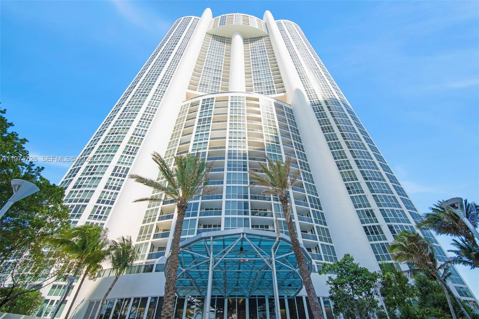 18201 Collins Ave 2008 photo 16