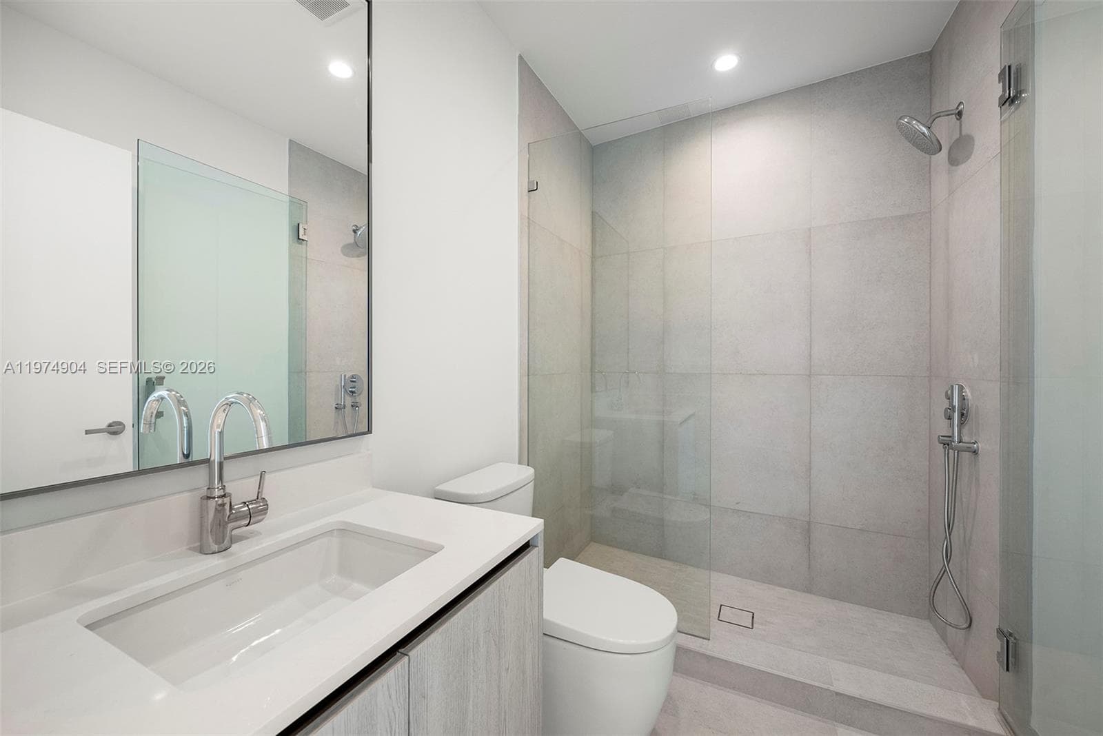 9201 E Bay Harbor Drive 805 photo 14