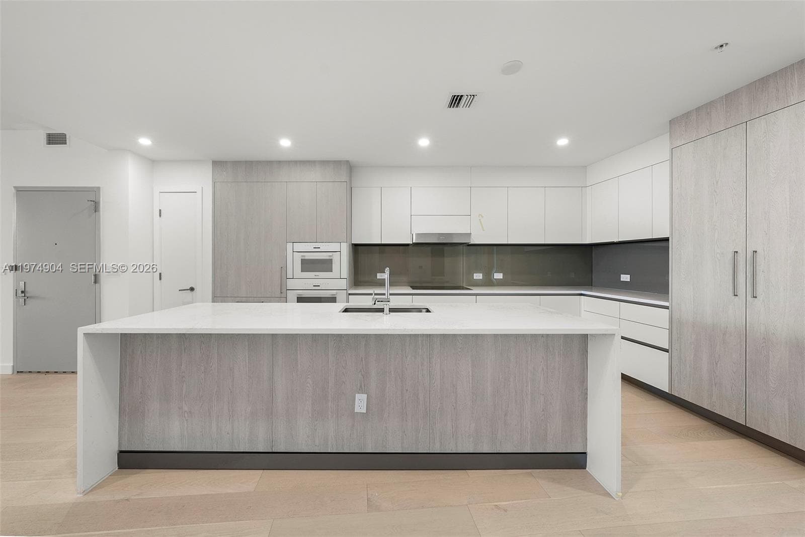 9201 E Bay Harbor Drive 805 photo 19