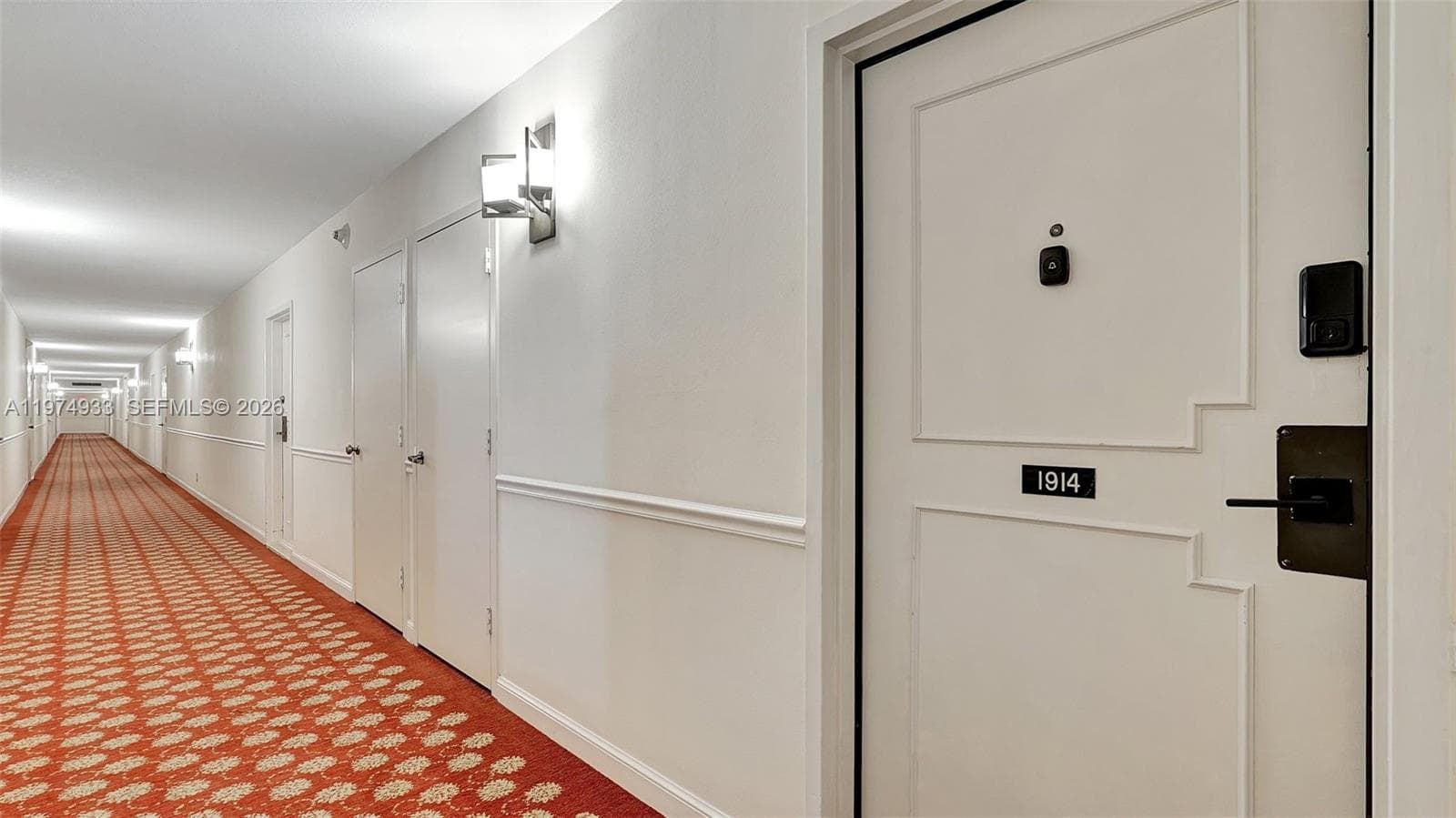 2500 Parkview Dr 1914 photo 2