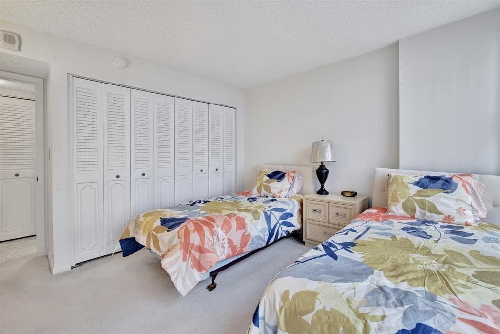 525 N Ocean Boulevard 522 photo 23