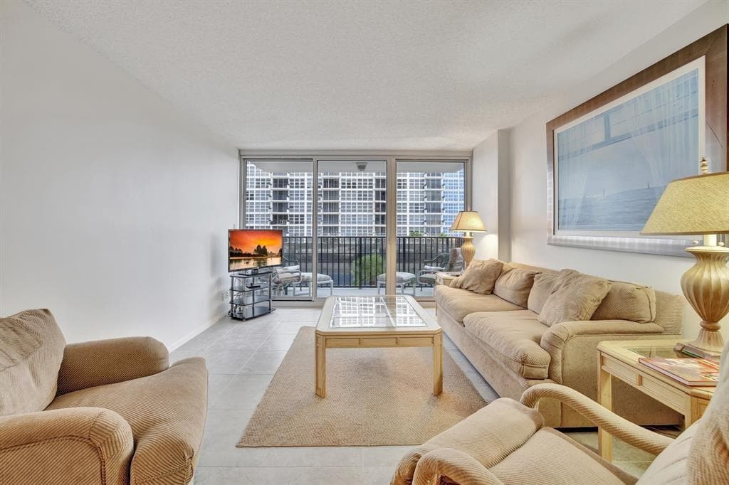525 N Ocean Boulevard 522 photo 13