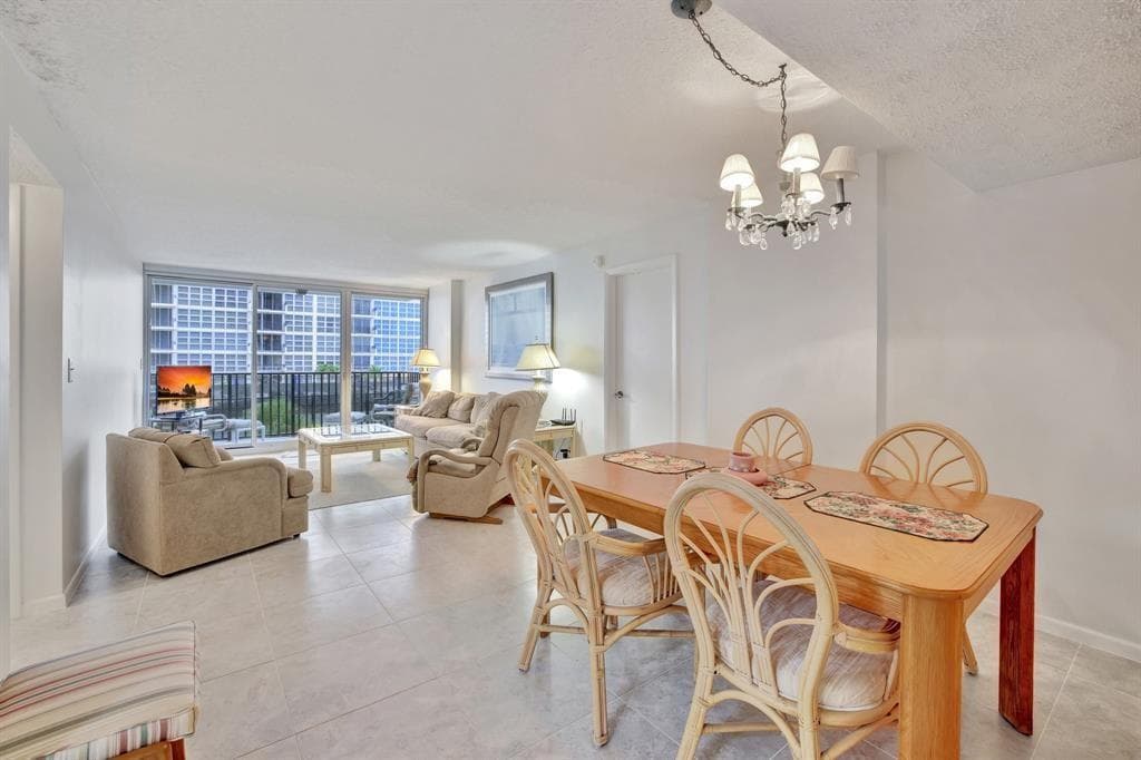 525 N Ocean Boulevard 522 photo 5
