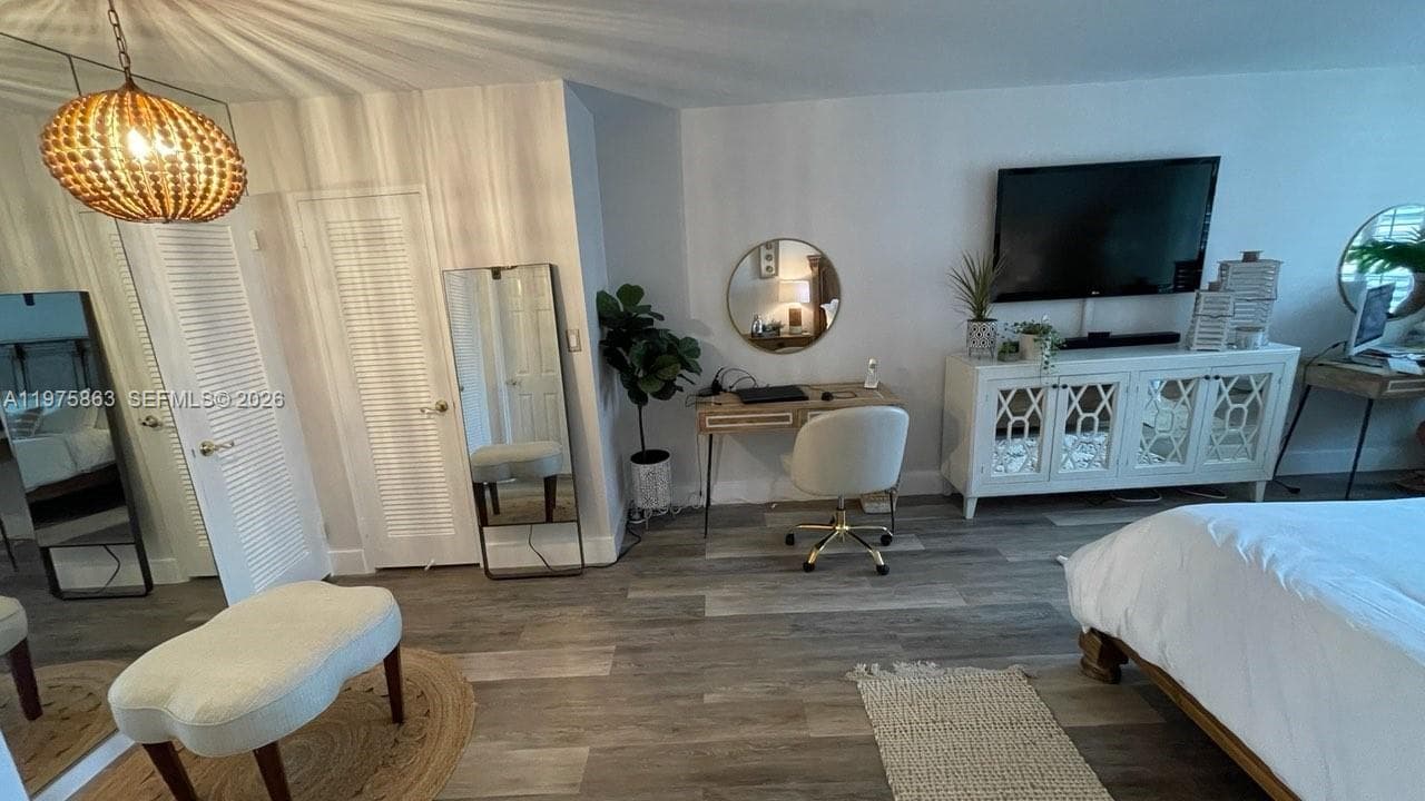 5161 Collins Ave 1012 photo 16