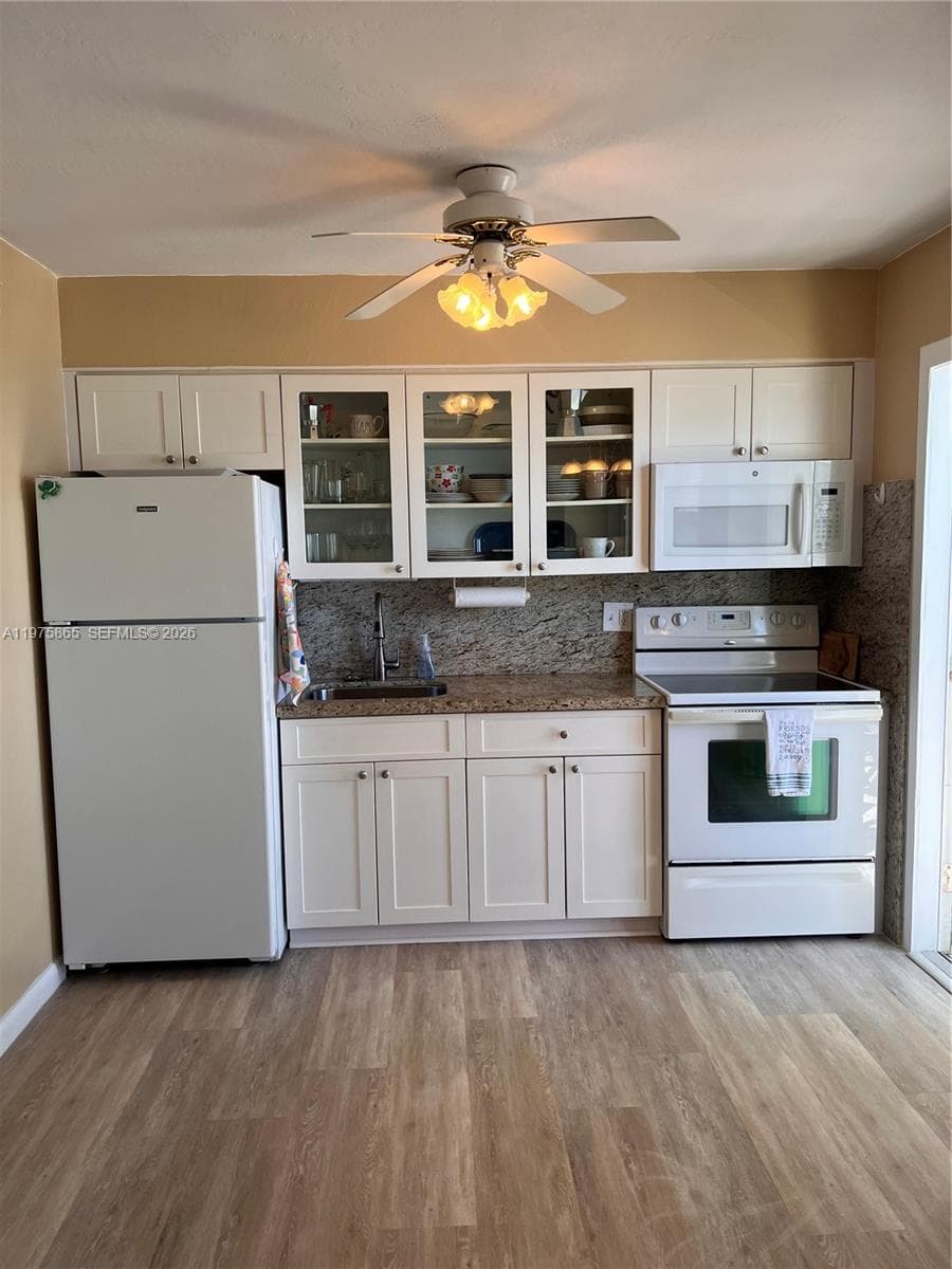 2600 N Surf Rd 403 photo 9