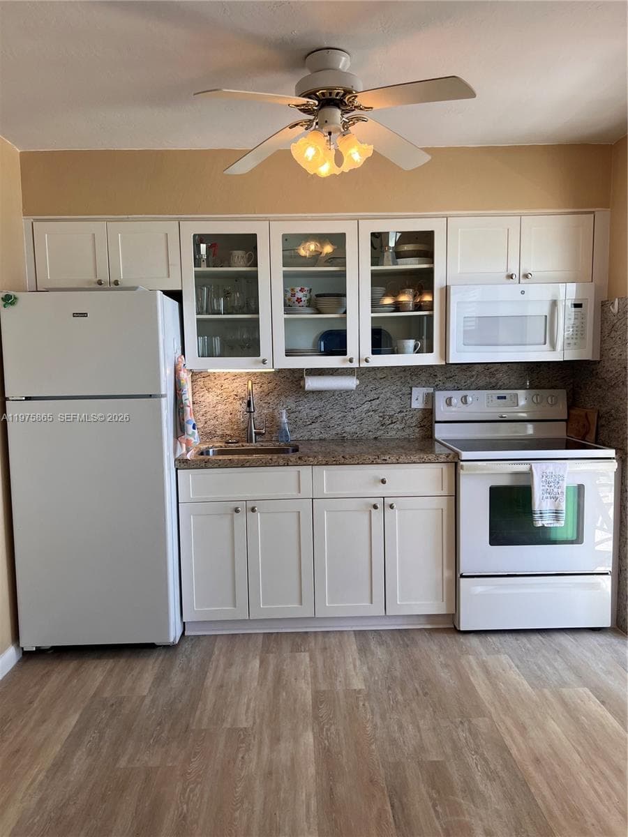 2600 N Surf Rd 403 photo 10