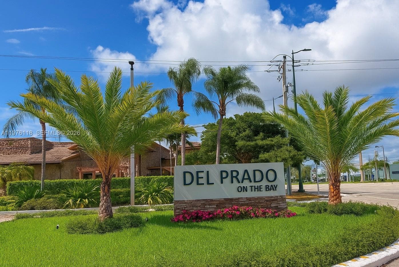 18011 Biscayne Blvd 805 photo 1