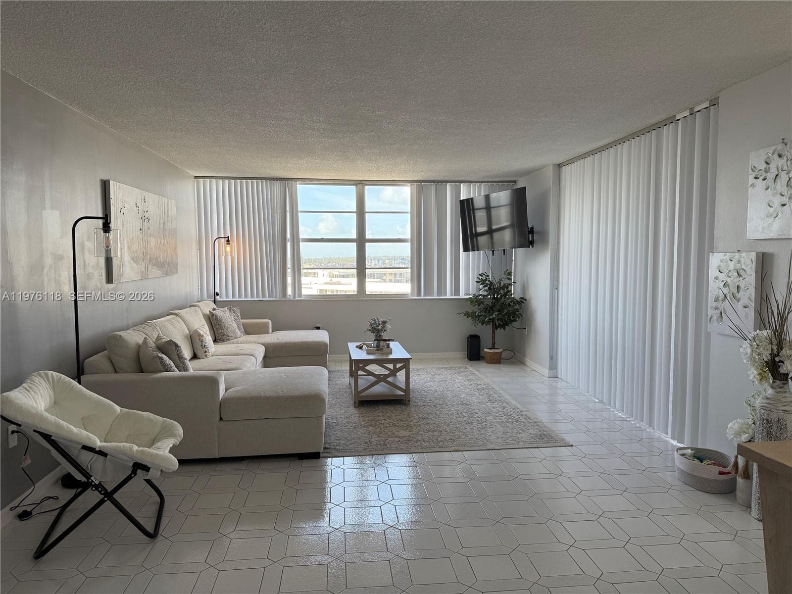 18011 Biscayne Blvd 805 photo 4