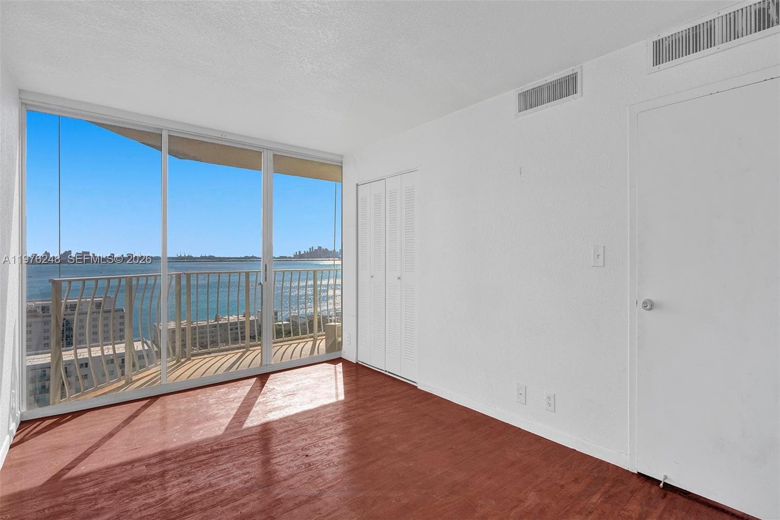 7601 E Treasure Dr 2205 photo 12