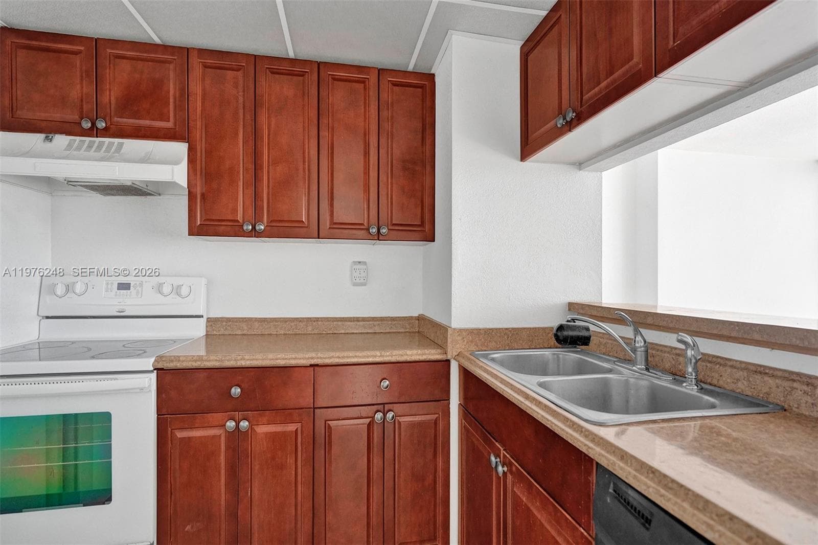 7601 E Treasure Dr 2205 photo 3