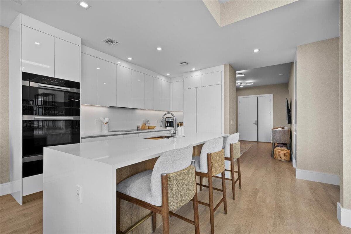 220 Lake Shore Drive 1401 photo 8