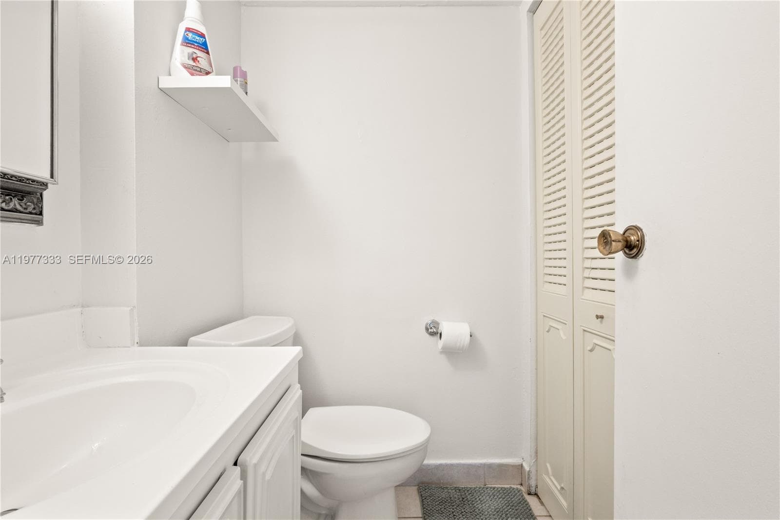 1000 Parkview Dr 222 photo 17