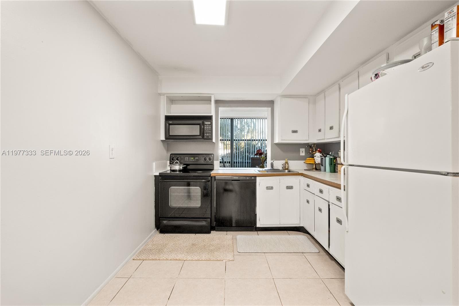 1000 Parkview Dr 222 photo 11