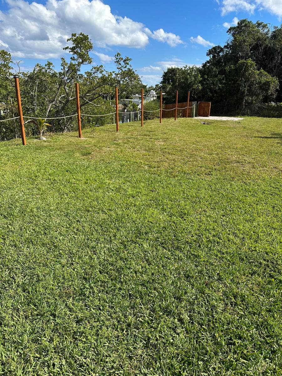 801 Hummingbird Way 201 photo 23