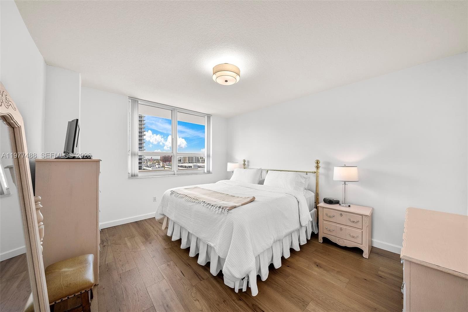 2000 N Bayshore Dr 1502 photo 8