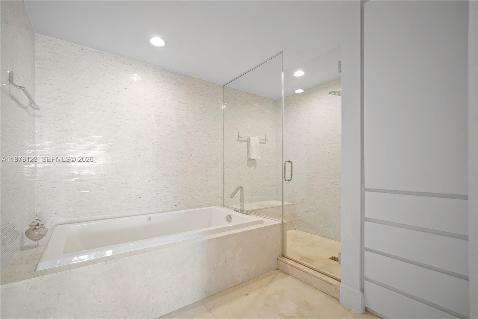 5222 Fisher Island Dr 5222 photo 18