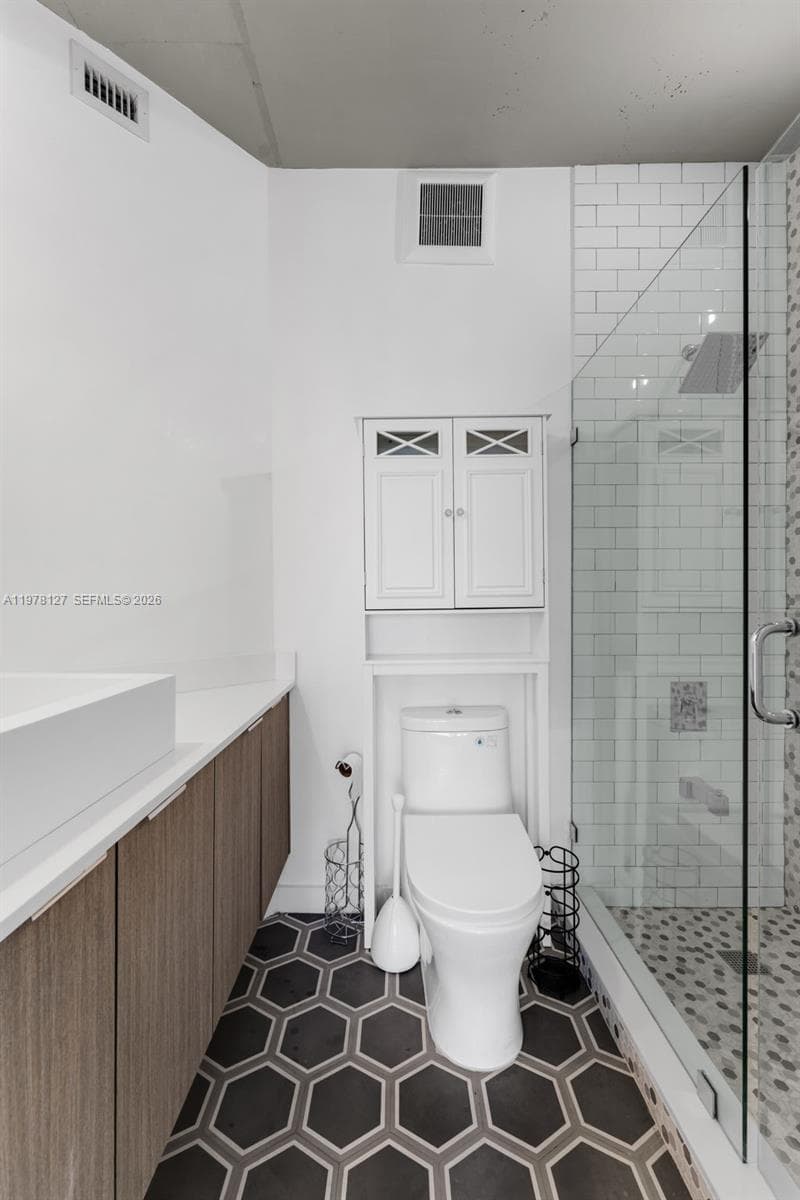 6901 Edgewater Dr 315 photo 14