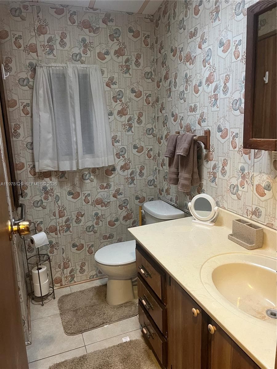 2064 Nettles Blvd photo 6