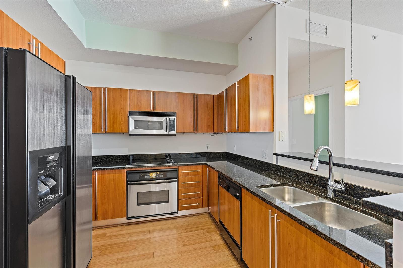 1551 N Flagler Drive Ph L7 photo 4