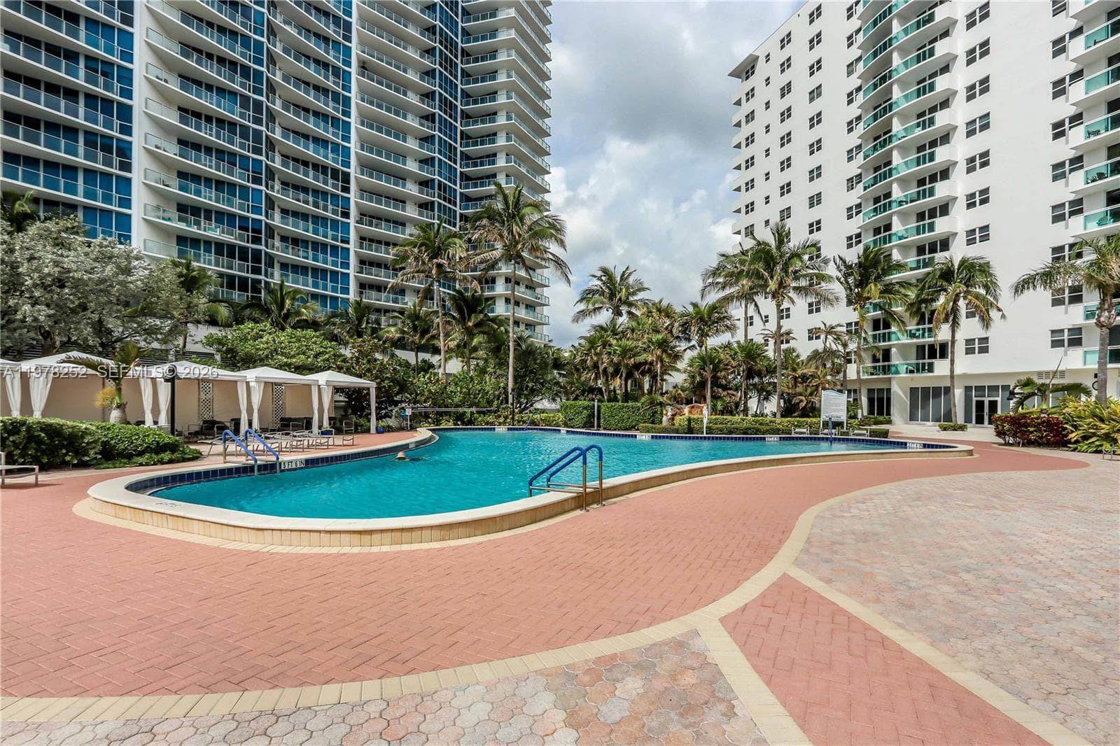 3001 S Ocean Dr 411 photo 19