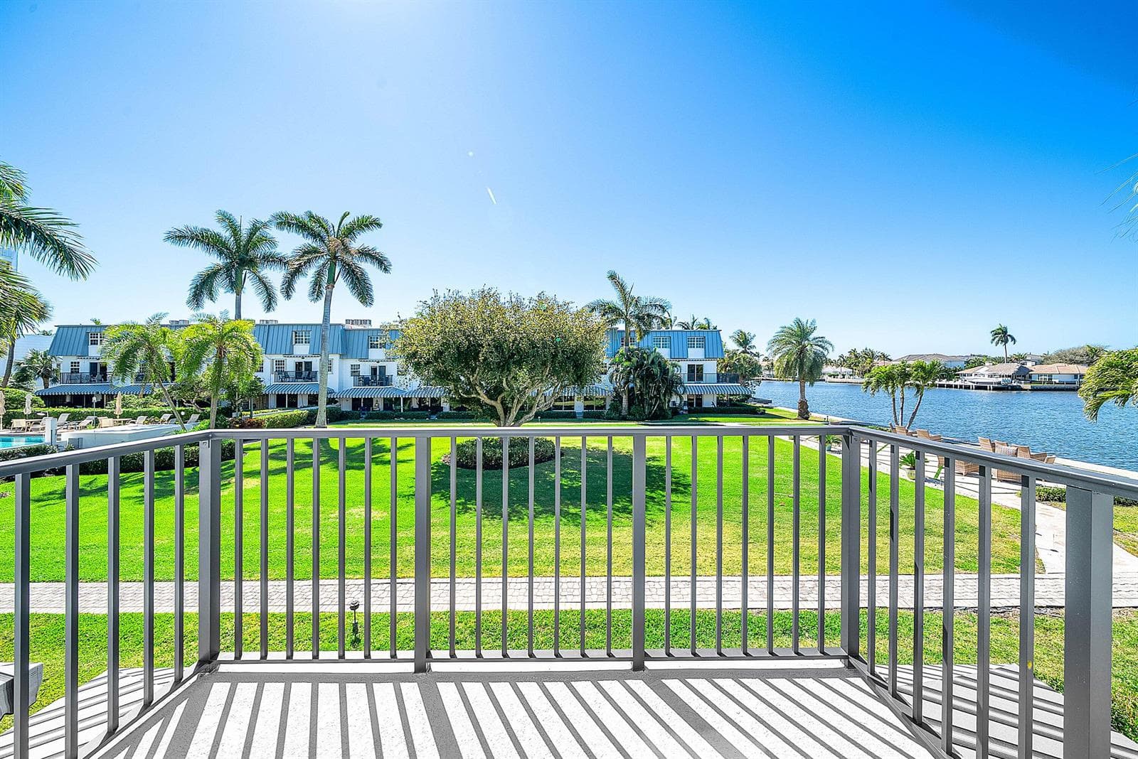 2000 S Ocean Boulevard Y1 photo 1
