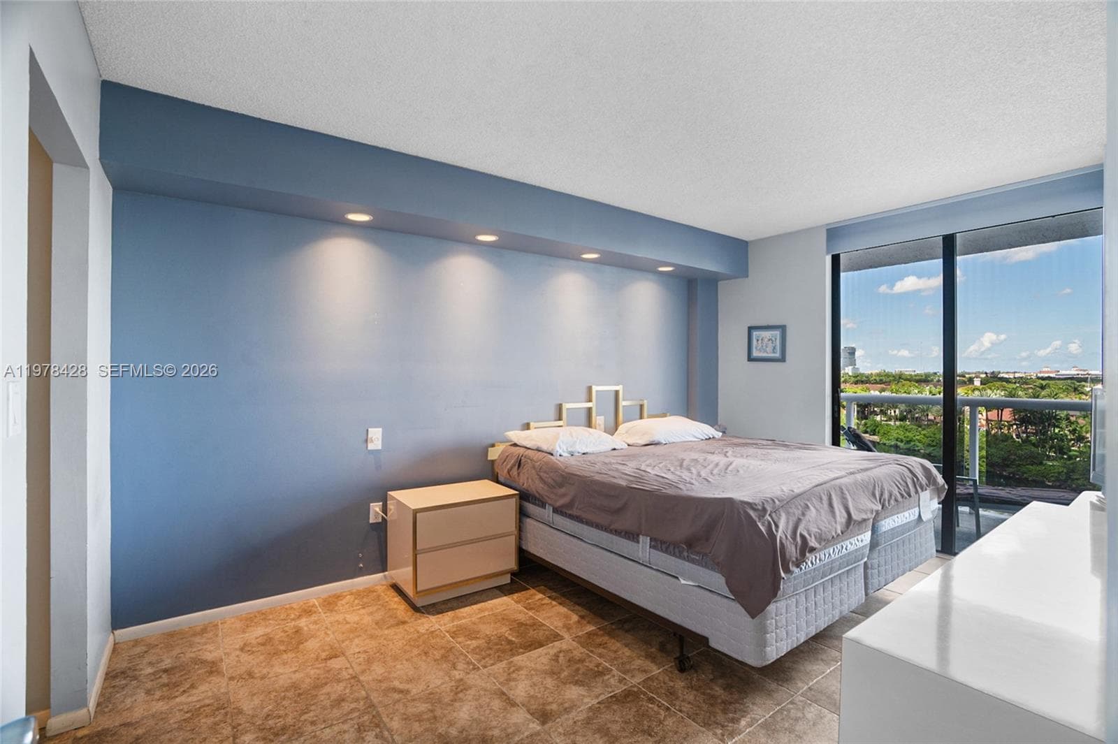 20515 E Country Club Dr 849 photo 9