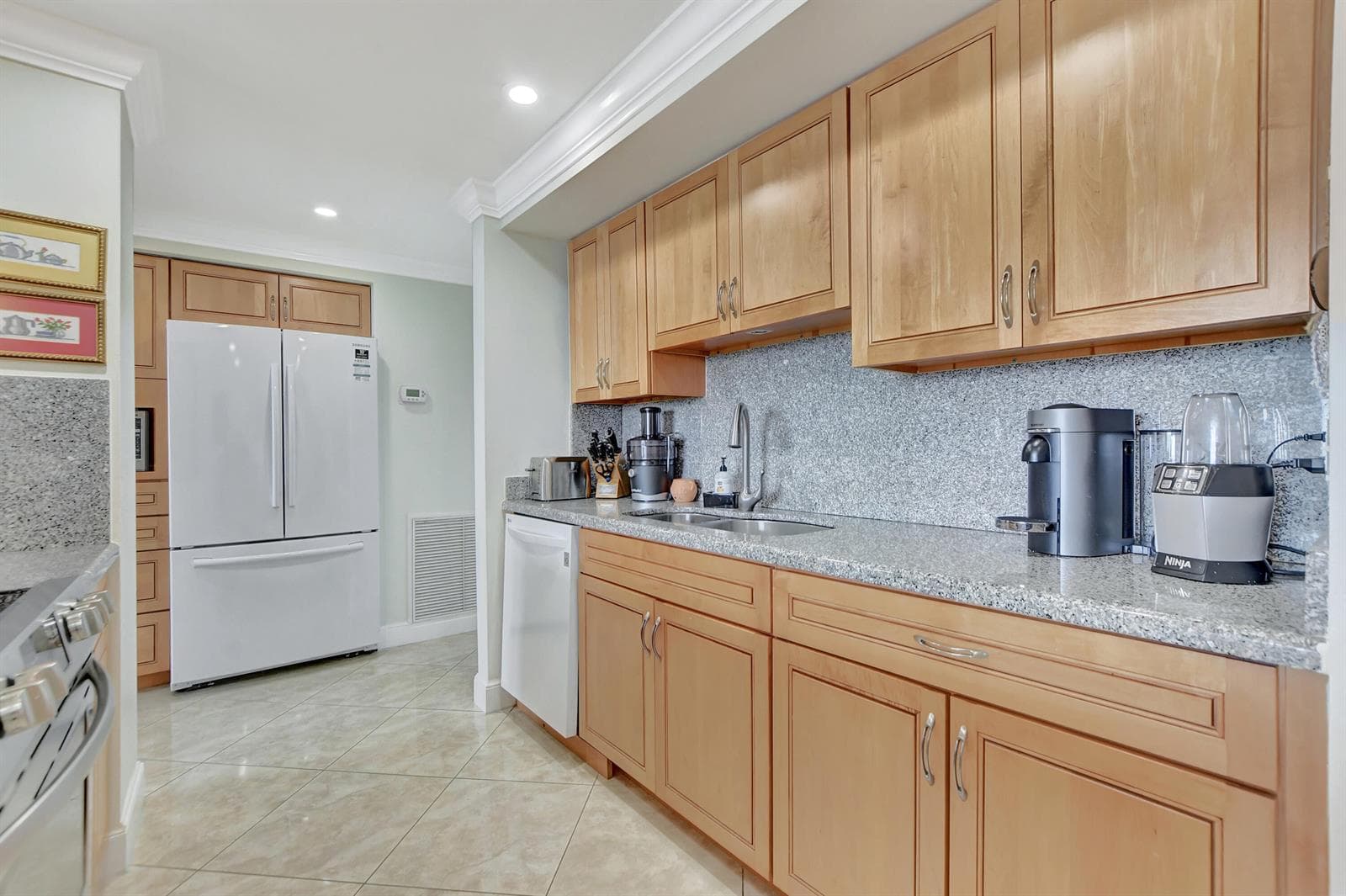 2121 N Ocean Boulevard 1405e photo 12