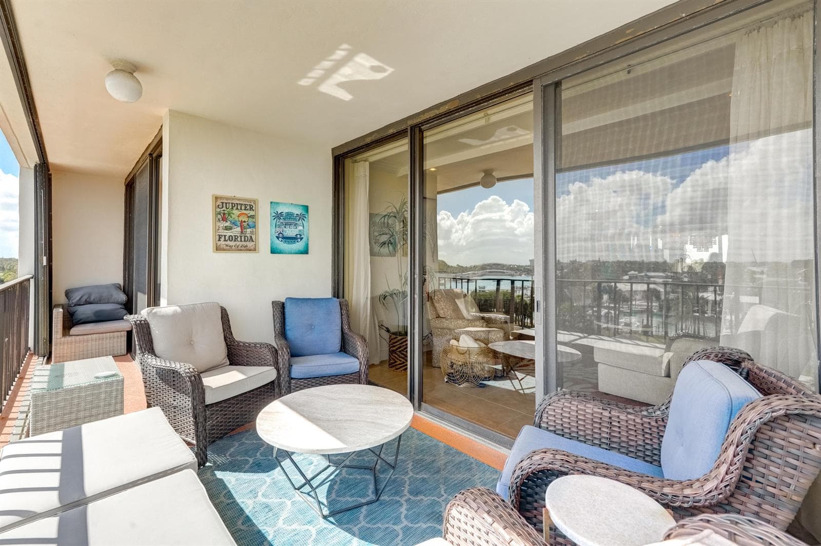 225 Beach Road 503 photo 23