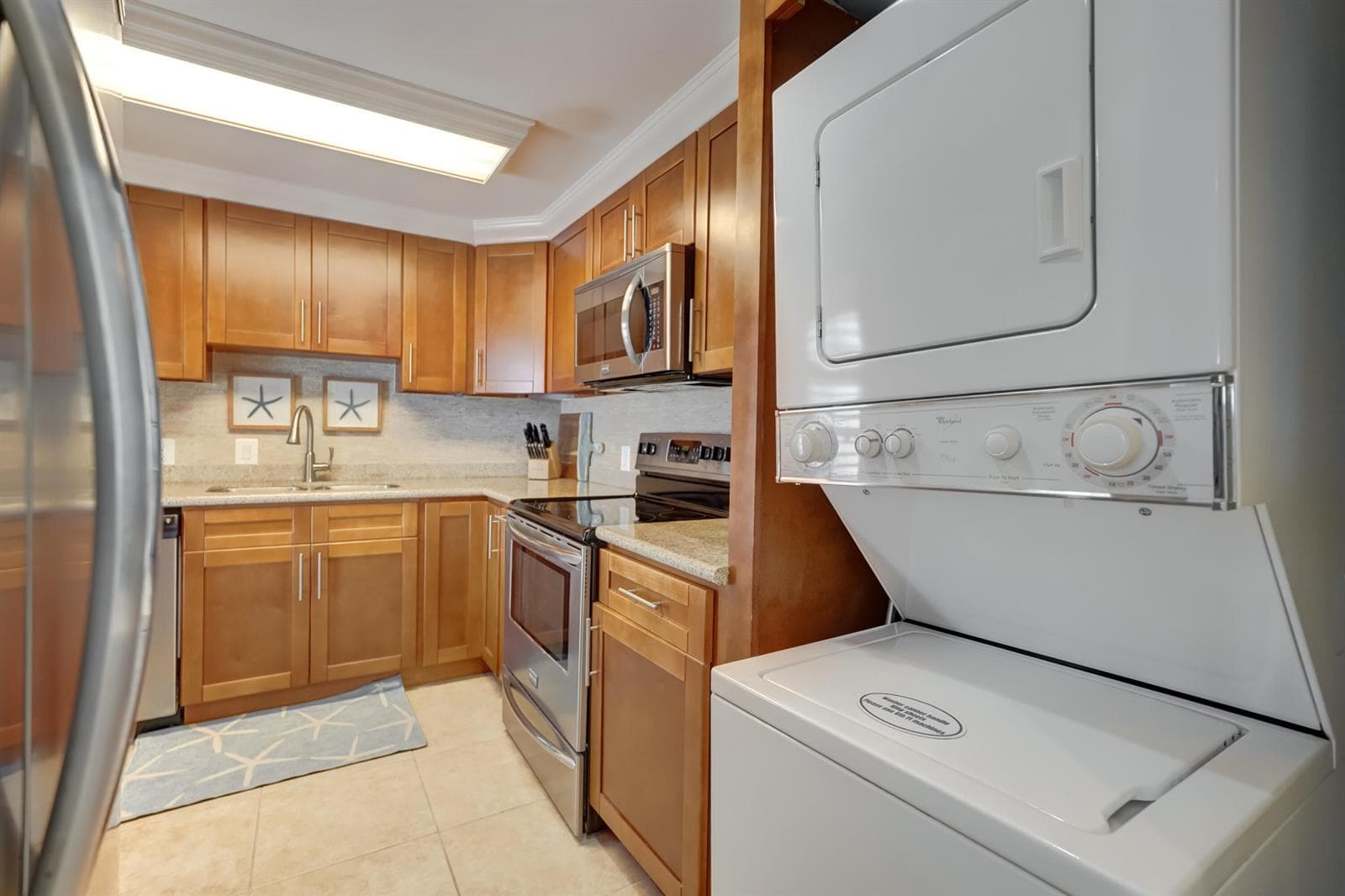 225 Beach Road 503 photo 17