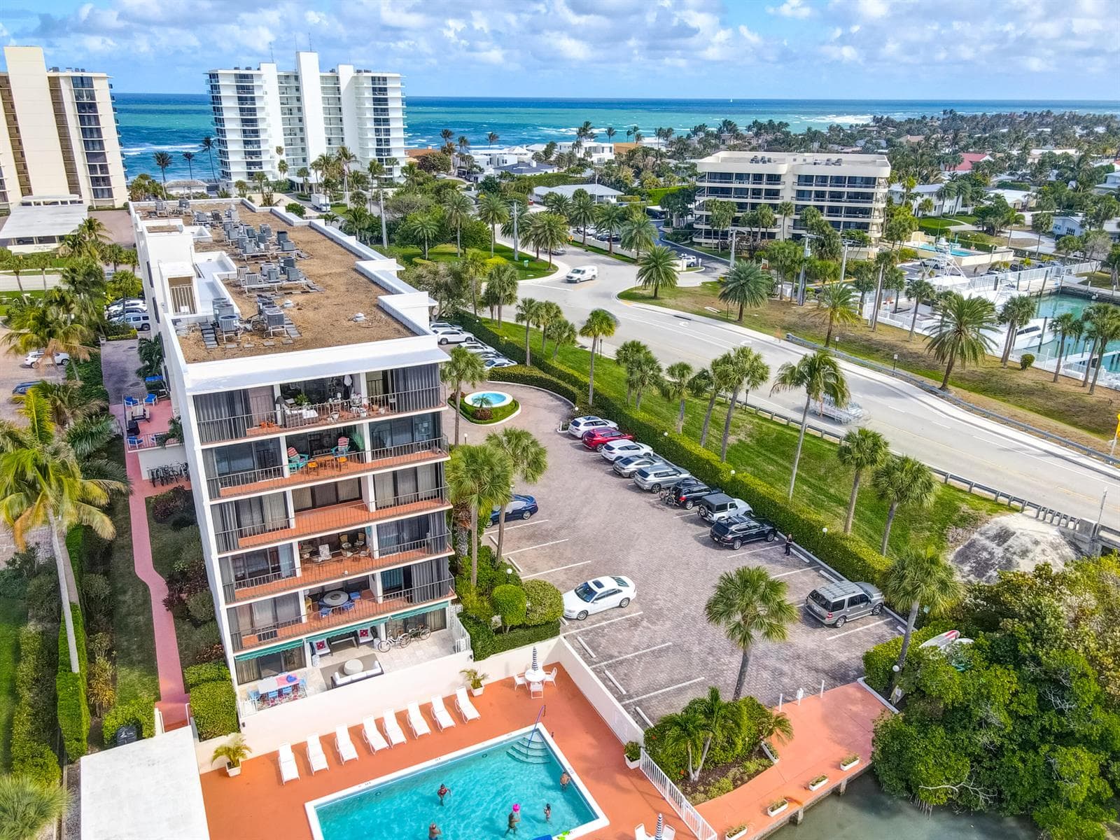 225 Beach Road 503 photo 7