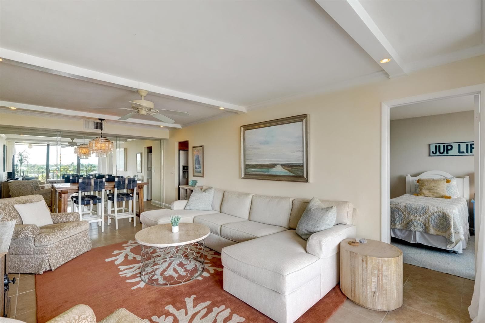 225 Beach Road 503 photo 3