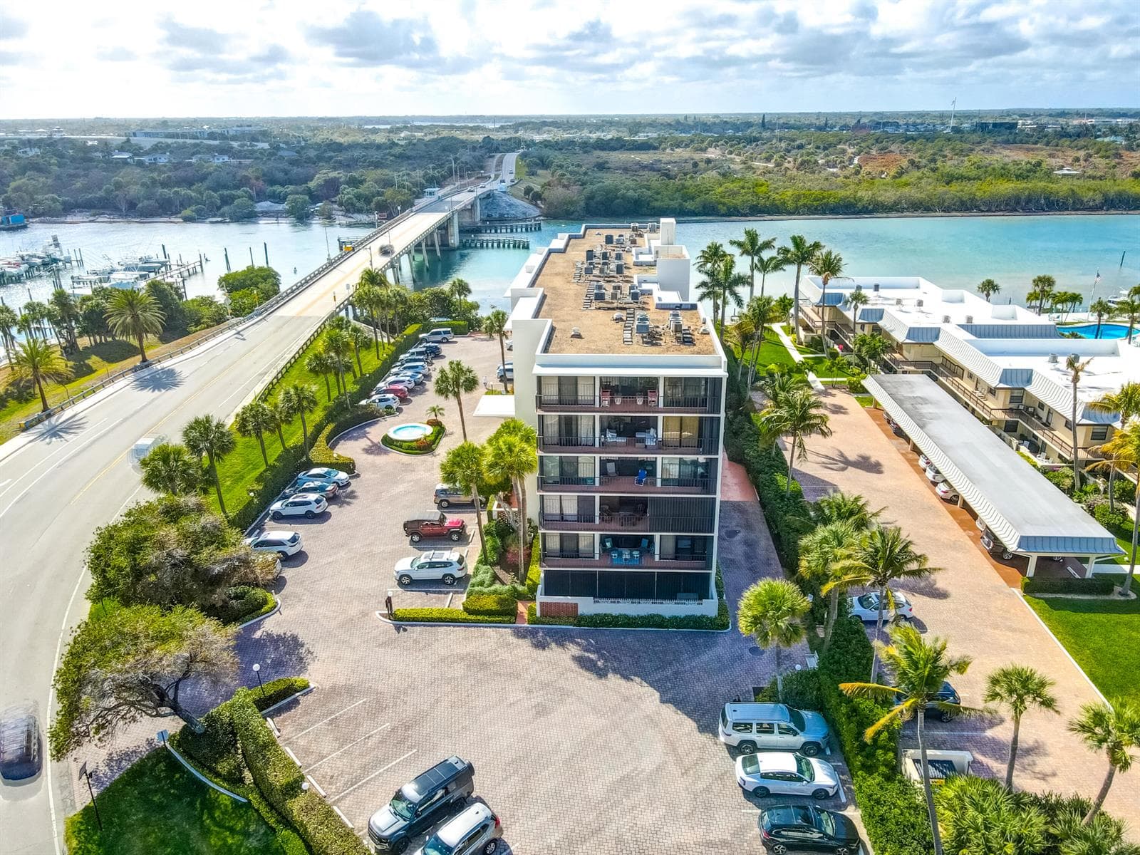 225 Beach Road 503 photo 20