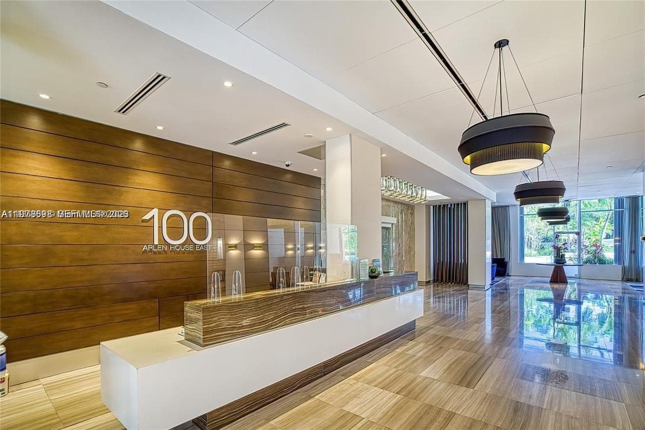 100 Bayview Dr 302 photo 23
