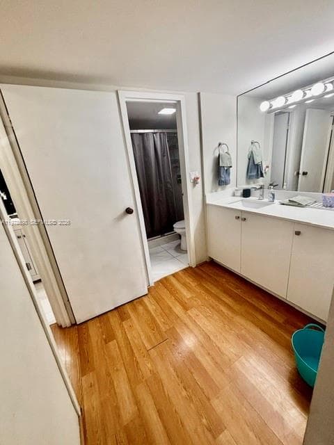 100 Bayview Dr 302 photo 16