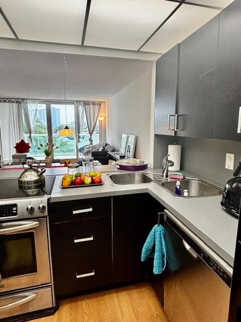 100 Bayview Dr 302 photo 8